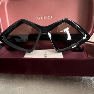 New Authentic Gucci Diamond-frame Acetate Geometric Sunglasses GG0496S in Black